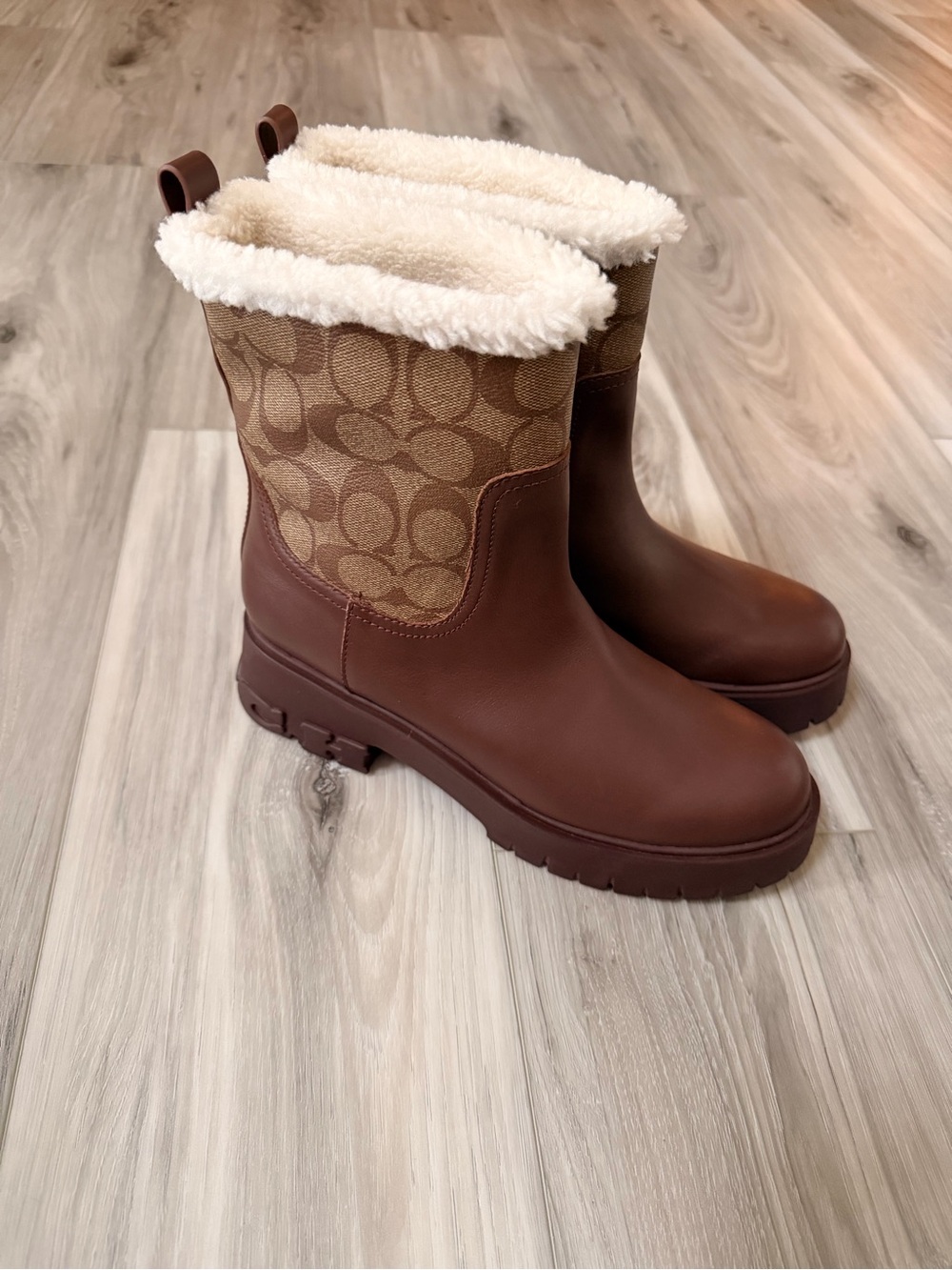 Coach Raina CC764 Signature Jacquard Shearling Lug Boots Walnut Brown 7.5B - Picture 2 of 10